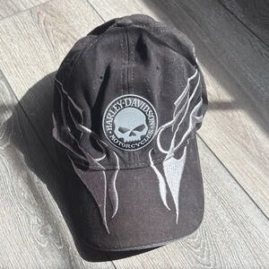 Vintage 80s Harley-Davidson Black and Silver Skull Emblem Cap
